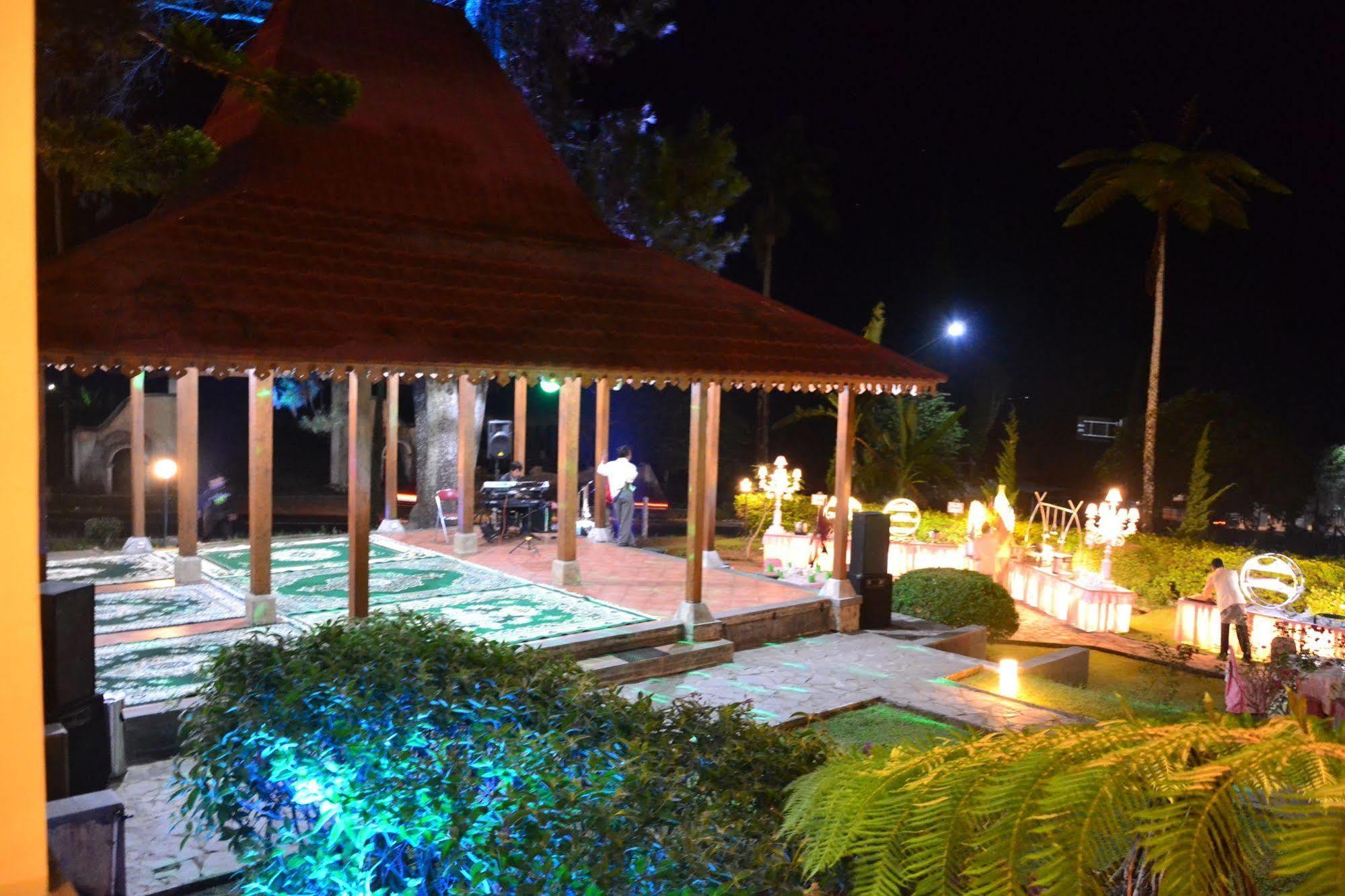 Hotel Indah Palace טאוונגמאנגו מראה חיצוני תמונה